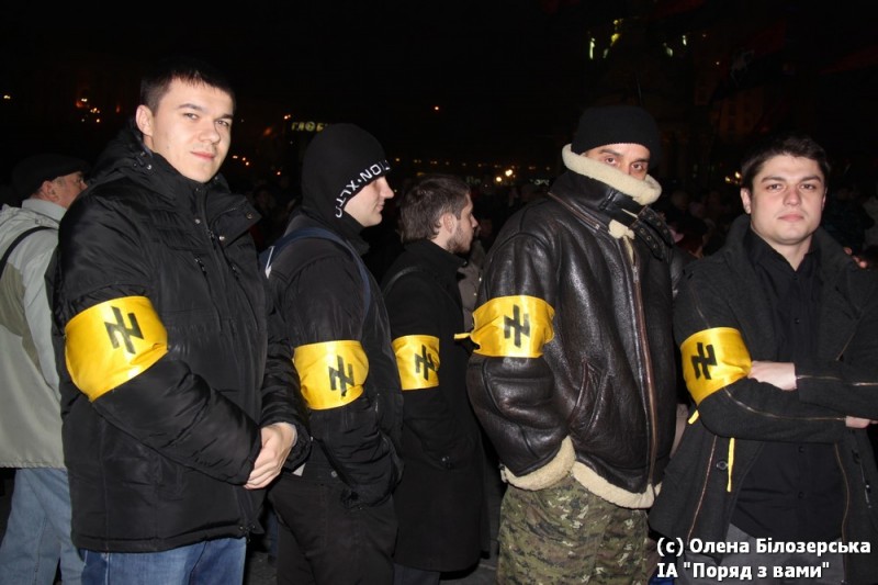 Patriot-Ukrainyi-na-Maydane-Belozerskaya.jpg