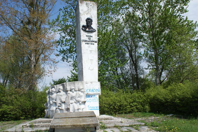 pomnik-180969.jpg