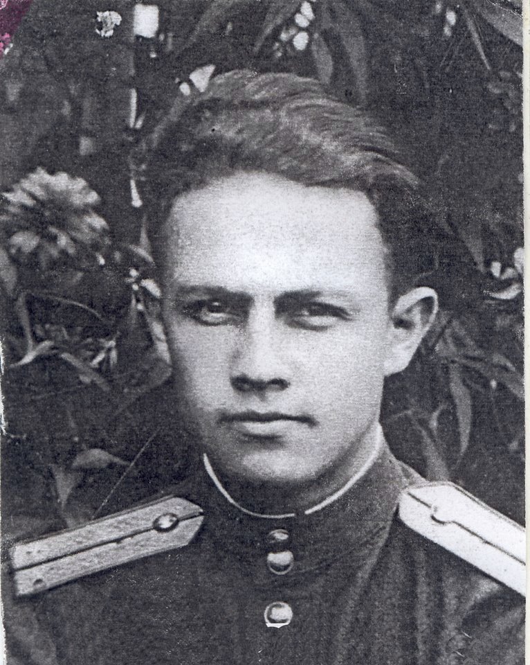 Лейтенант Метелица в годы войны. 